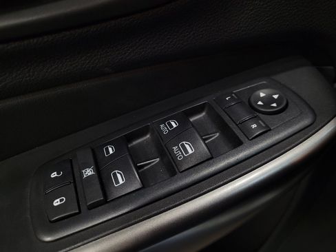 Used 2020 Jeep Cherokee Latitude Plus AWD/4WD image 27