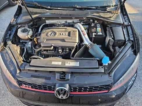 Used 2017 Volkswagen GTI SE FWD image 17