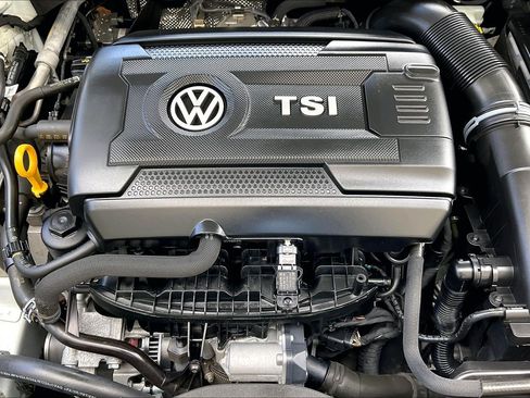 Used 2018 Volkswagen Golf SE FWD image 32