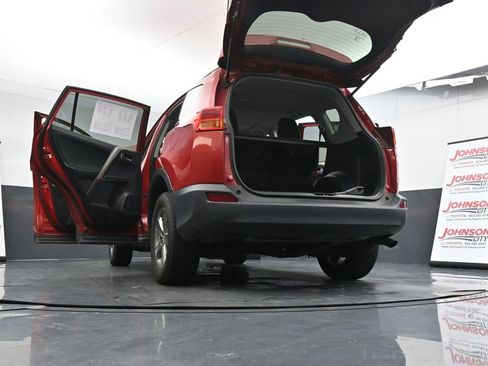 Used 2015 Toyota RAV4 XLE image 30