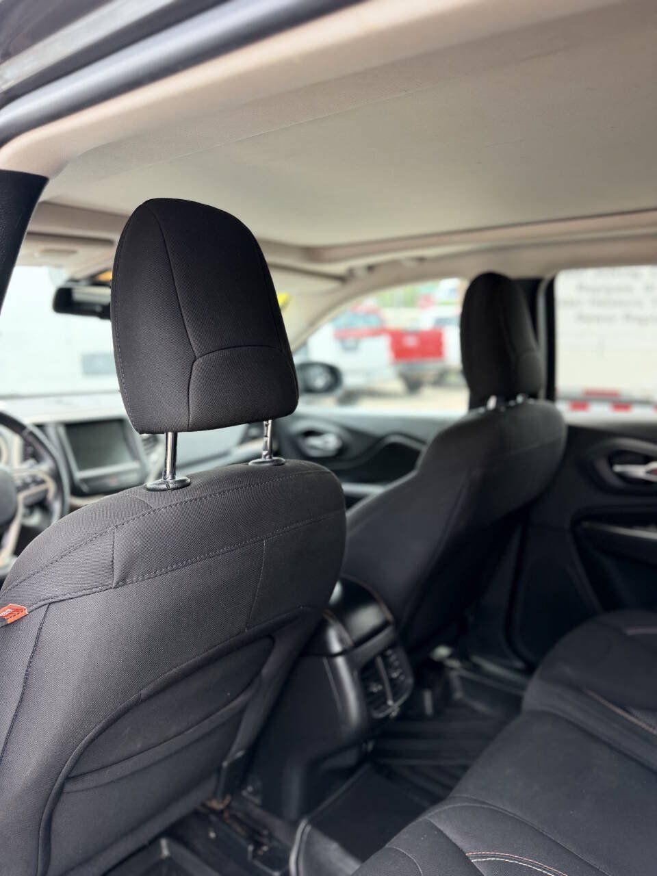 Used 2017 Jeep Cherokee 75th Anniversary FWD image 20