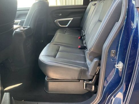 Used 2018 Nissan Titan PRO-4X w/ Pro-4x Convenience Package AWD/4WD image 4