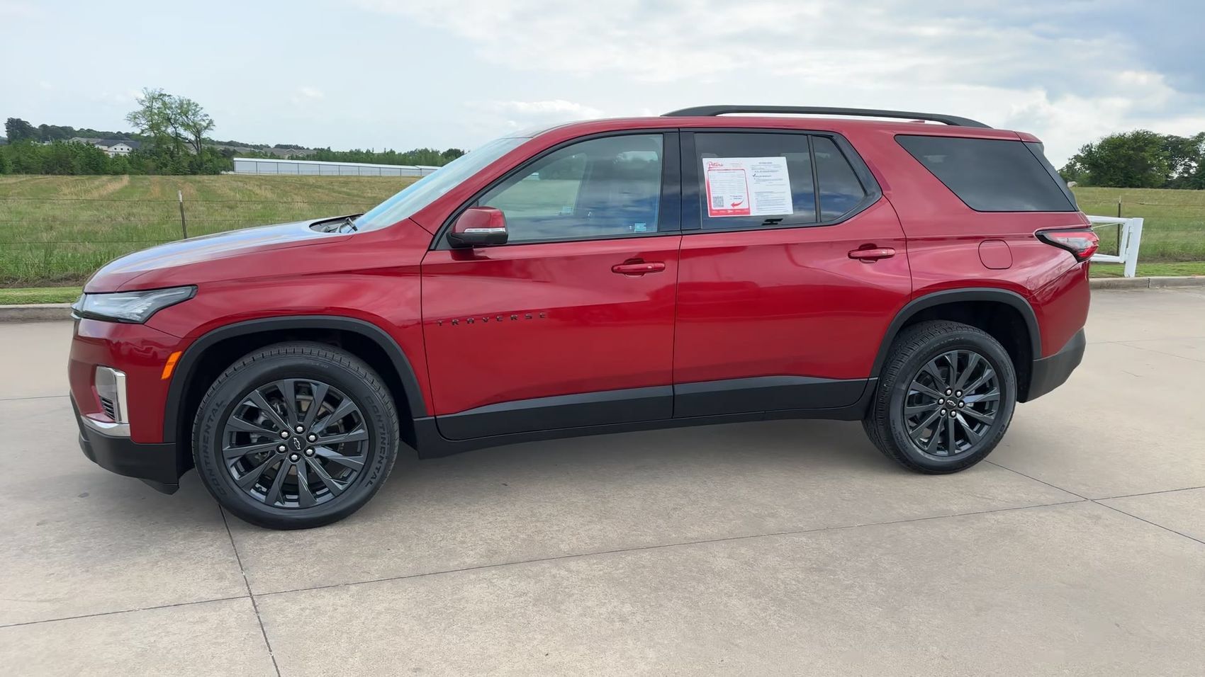 Used 2023 Chevrolet Traverse RS AWD/4WD image 4