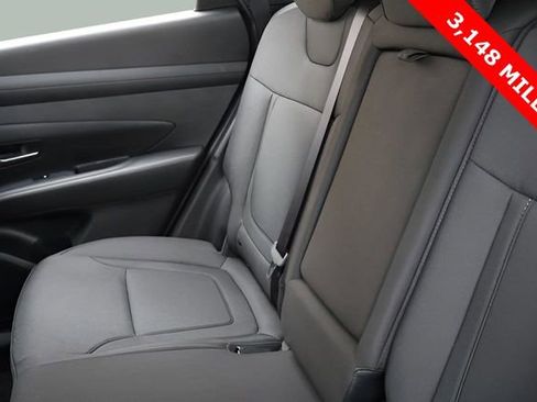 Used 2025 Hyundai Tucson SE image 16