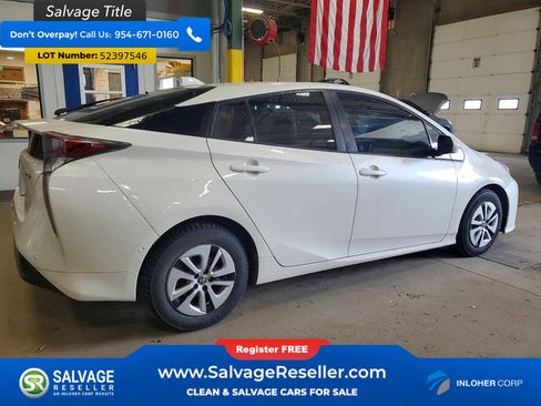 Used 2016 Toyota Prius FWD image 4