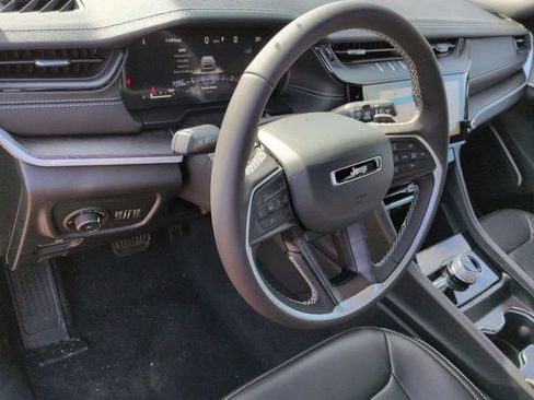 New 2026 Jeep Grand Cherokee Limited image 11