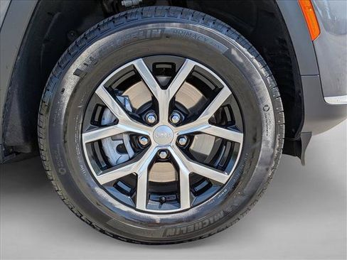 Used 2025 Jeep Grand Cherokee L Limited AWD/4WD image 25