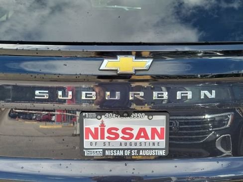 Used 2025 Chevrolet Suburban LT AWD/4WD image 8
