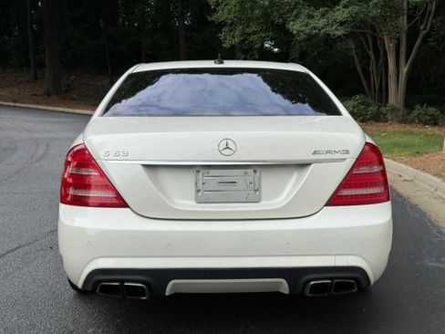Used 2011 Mercedes-Benz S 63 AMG w/ Driver Assistance Pkg image 22