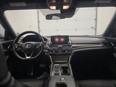 Used 2018 Honda Accord Sport image 13