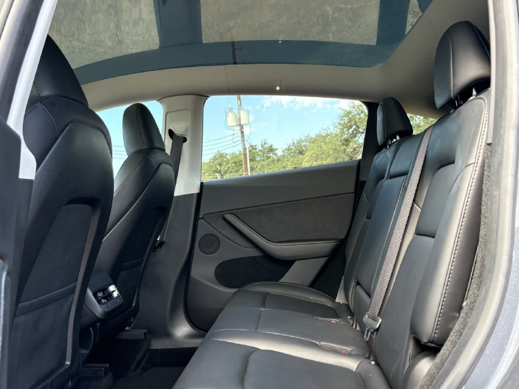 Used 2023 Tesla Model Y Long Range AWD/4WD image 23