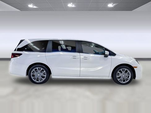 New 2026 Honda Odyssey Touring image 7