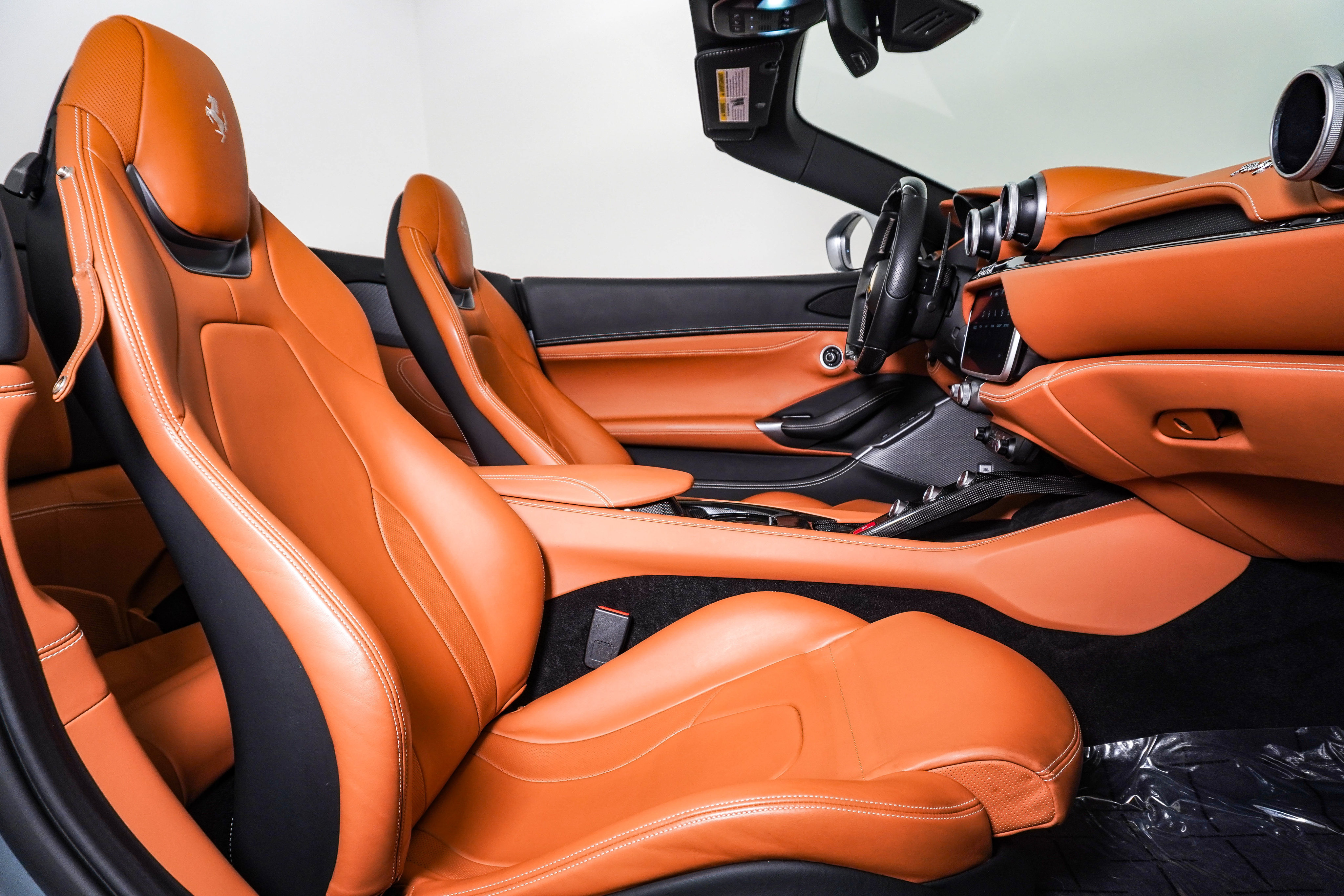 Used 2019 Ferrari Portofino RWD image 18