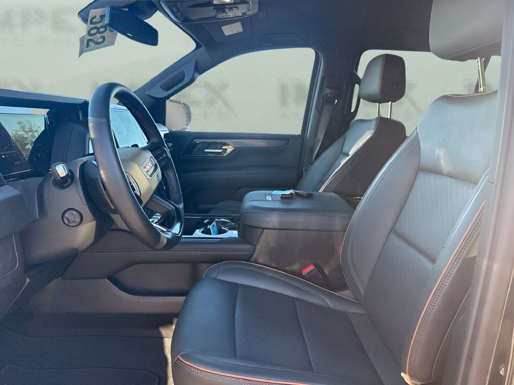 Used 2025 GMC Yukon XL AT4 w/ LPO, Floor Liner Package AWD/4WD image 9