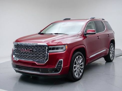 Used 2023 GMC Acadia Denali w/ Denali Technology Package AWD/4WD image 3