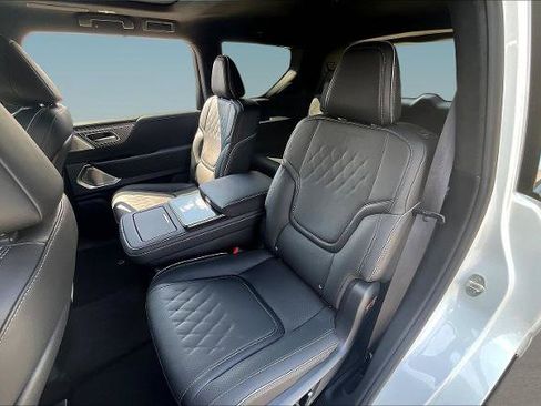 Certified 2026 INFINITI QX80 Autograph w/ Premium Cargo Package AWD/4WD image 21