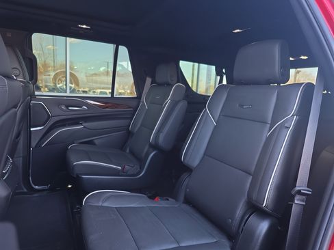 Used 2024 Cadillac Escalade Premium Luxury w/ Performance Package image 38