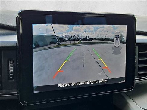 Used 2021 Ford Explorer XLT image 13