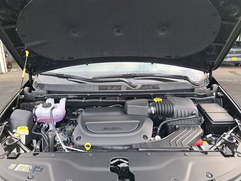 New 2026 Chrysler Pacifica Select w/ S Appearance Package FWD image 27