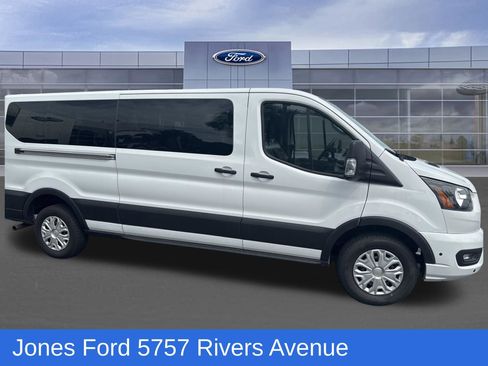 Used 2024 Ford Transit 350 XLT RWD image 3