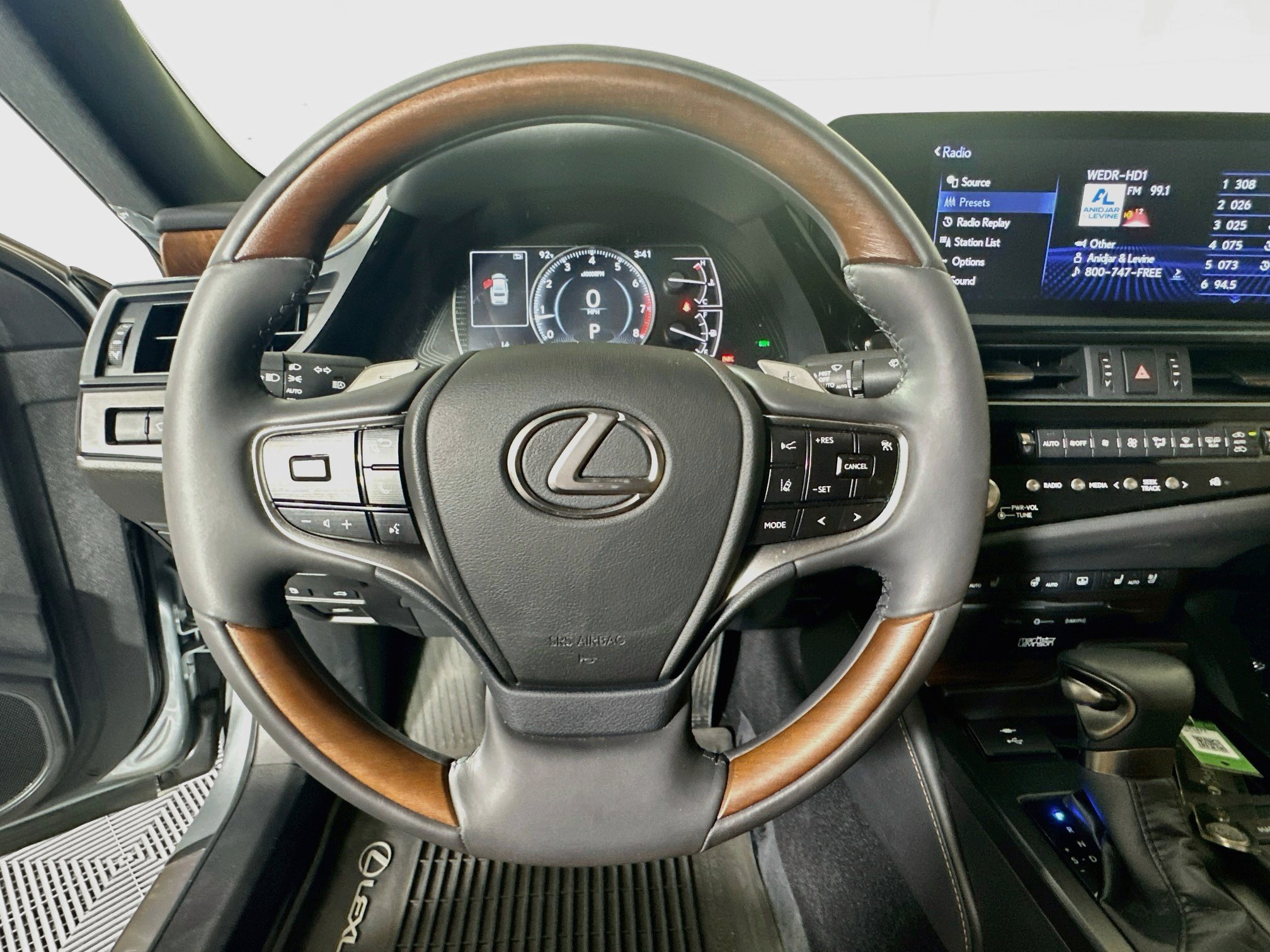 Used 2022 Lexus ES 350 Ultra Luxury w/ Accessory Package 2 FWD image 15