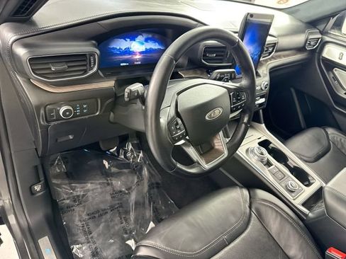 Used 2020 Ford Explorer Platinum w/ Premium Technology Package AWD/4WD image 25