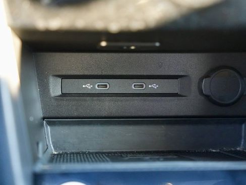 Used 2024 Volkswagen Taos SE image 23