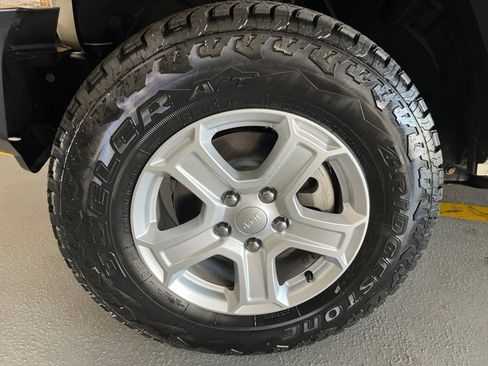 Used 2022 Jeep Wrangler Unlimited Sport AWD/4WD image 5