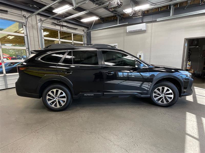 Used 2024 Subaru Outback AWD/4WD image 6