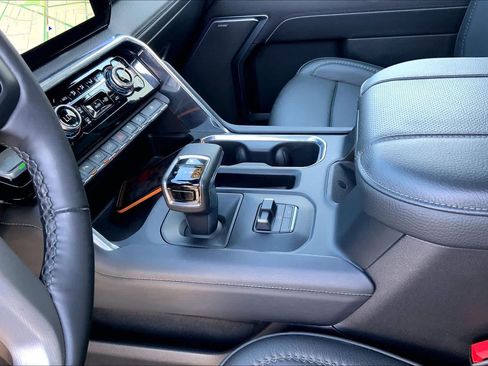 Used 2024 GMC Sierra 1500 Denali w/ Denali Reserve Package AWD/4WD image 15