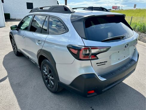 Used 2025 Subaru Outback Onyx Edition AWD/4WD image 7