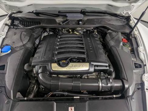 Used 2014 Porsche Cayenne Platinum Edition AWD/4WD image 29