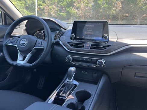 New 2026 Nissan Altima 2.5 SV FWD image 3