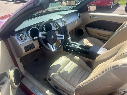 Used 2006 Ford Mustang GT RWD image 9