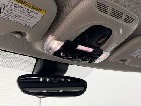 Used 2023 MINI Cooper 4-Door Hardtop image 19