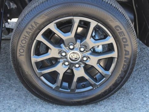 Used 2023 Toyota Tundra Platinum AWD/4WD image 14