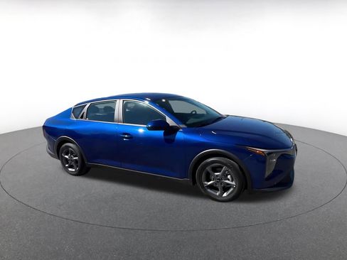 Used 2025 Kia K4 LXS image 2