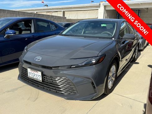 Certified 2025 Toyota Camry LE image 3