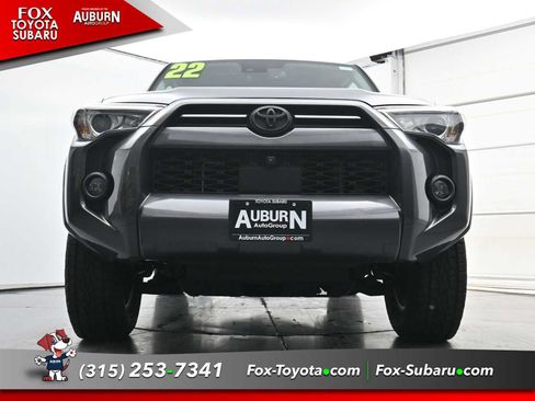 Used 2022 Toyota 4Runner SR5 Premium w/ Moonroof Package AWD/4WD image 24