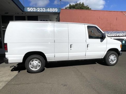 Used 2007 Ford E-150 and Econoline 150 RWD image 4