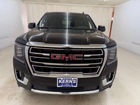 Used 2022 GMC Yukon SLT w/ SLT Premium Package AWD/4WD image 9