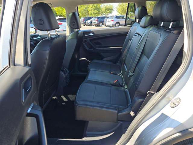 Used 2020 Volkswagen Tiguan SEL FWD image 9