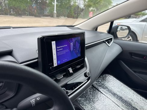 Used 2025 Toyota Corolla LE image 8