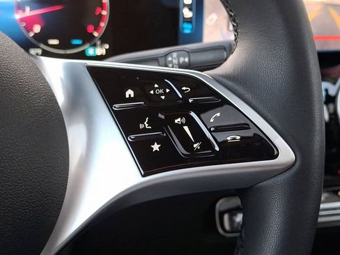 Certified 2025 Mercedes-Benz GLB 250 4MATIC image 24