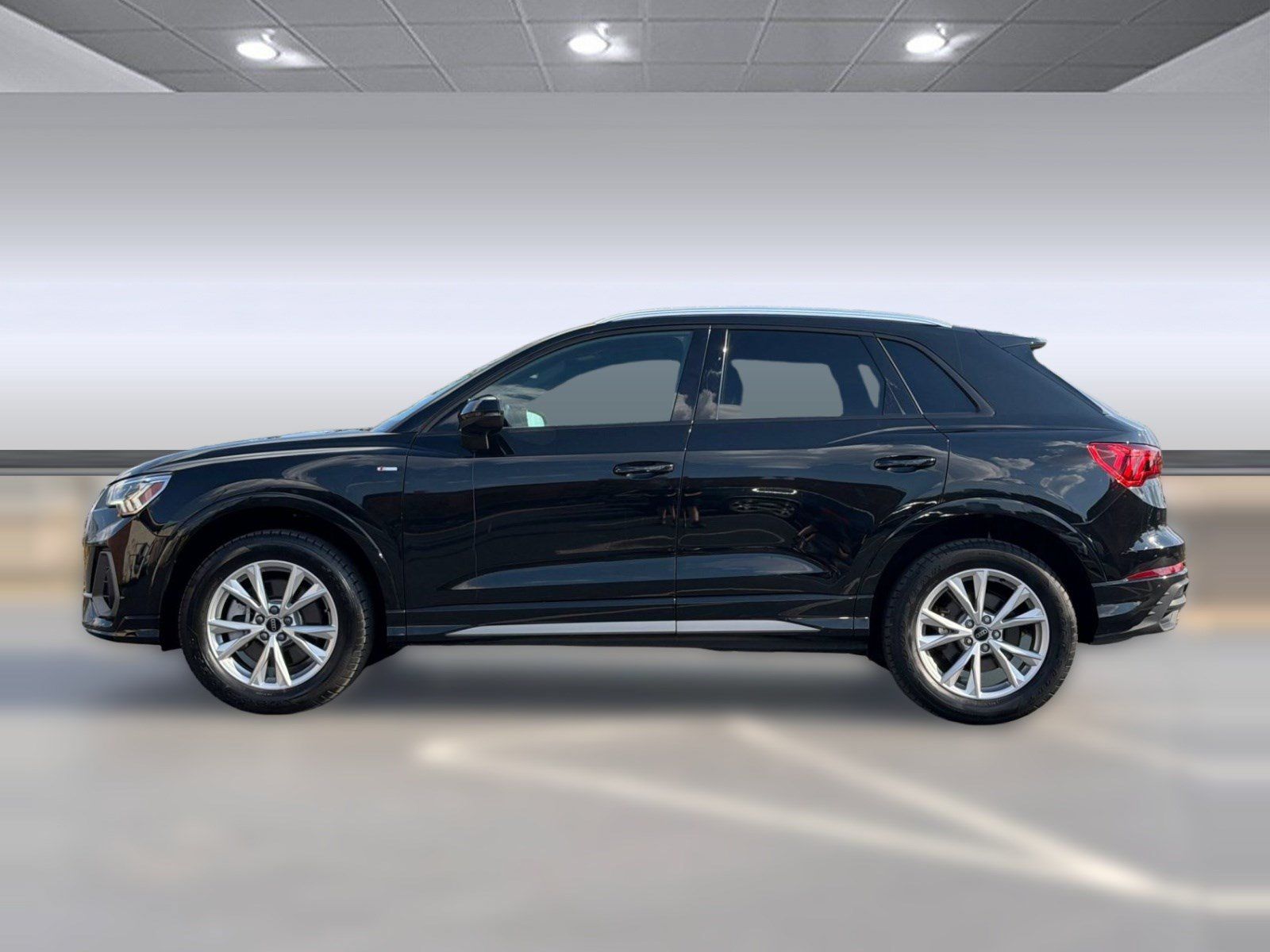 Used 2024 Audi Q3 2.0T Premium AWD/4WD image 2