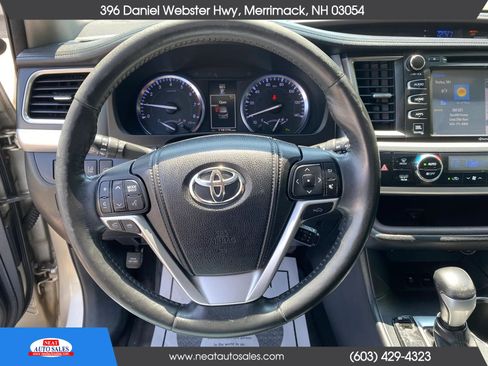 Used 2014 Toyota Highlander Limited Platinum AWD/4WD image 8