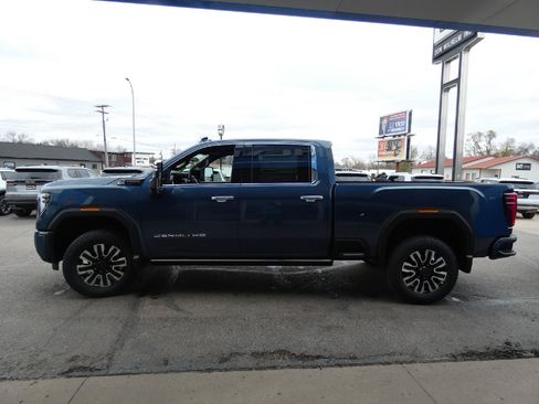 New 2026 GMC Sierra 3500 Denali Ultimate AWD/4WD image 10