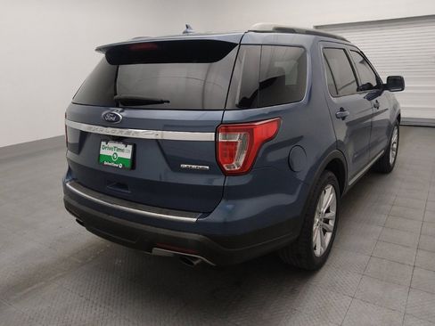 Used 2018 Ford Explorer XLT w/ Equipment Group 202A image 9