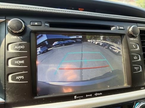 Used 2019 Toyota Highlander Plus AWD/4WD image 17