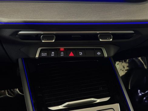 New 2026 Audi Q3 quattro 2.0T AWD/4WD image 17